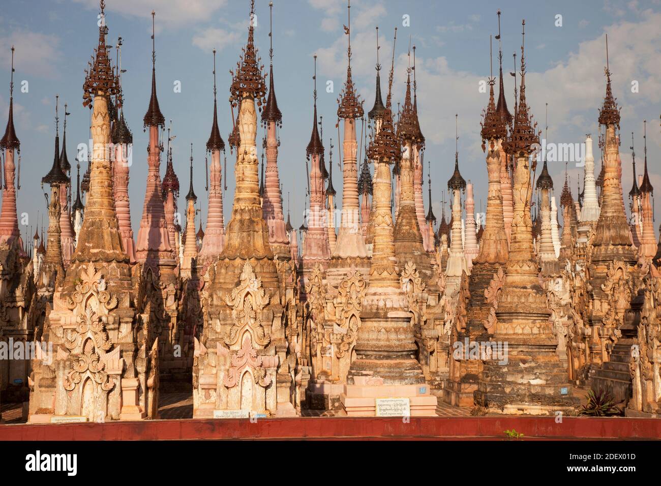 Stupa di Kakku, area del lago di Inle, stato di Shan, Myanmar, Asia Foto Stock
