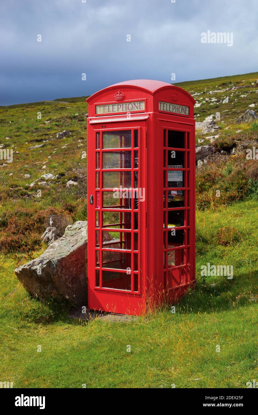 Geografia / viaggio, Gran Bretagna, Scozia, scatola telefonica rossa nelle Highlands, Sutherland, diritti aggiuntivi-clearance-Info-non-disponibile Foto Stock