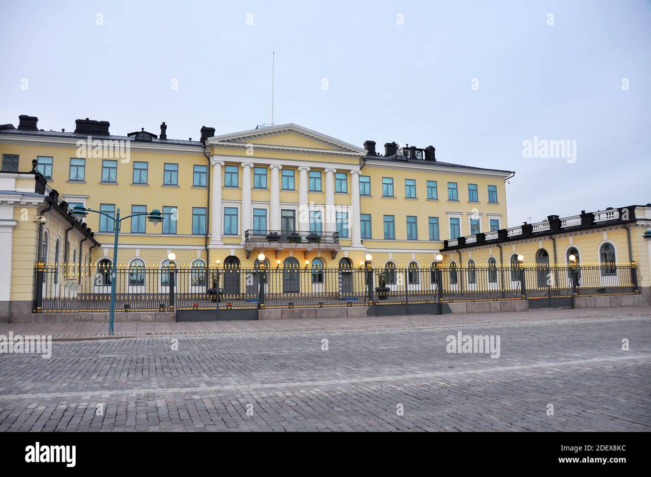 Vista esterna del palazzo governativo di Helsinki Foto Stock