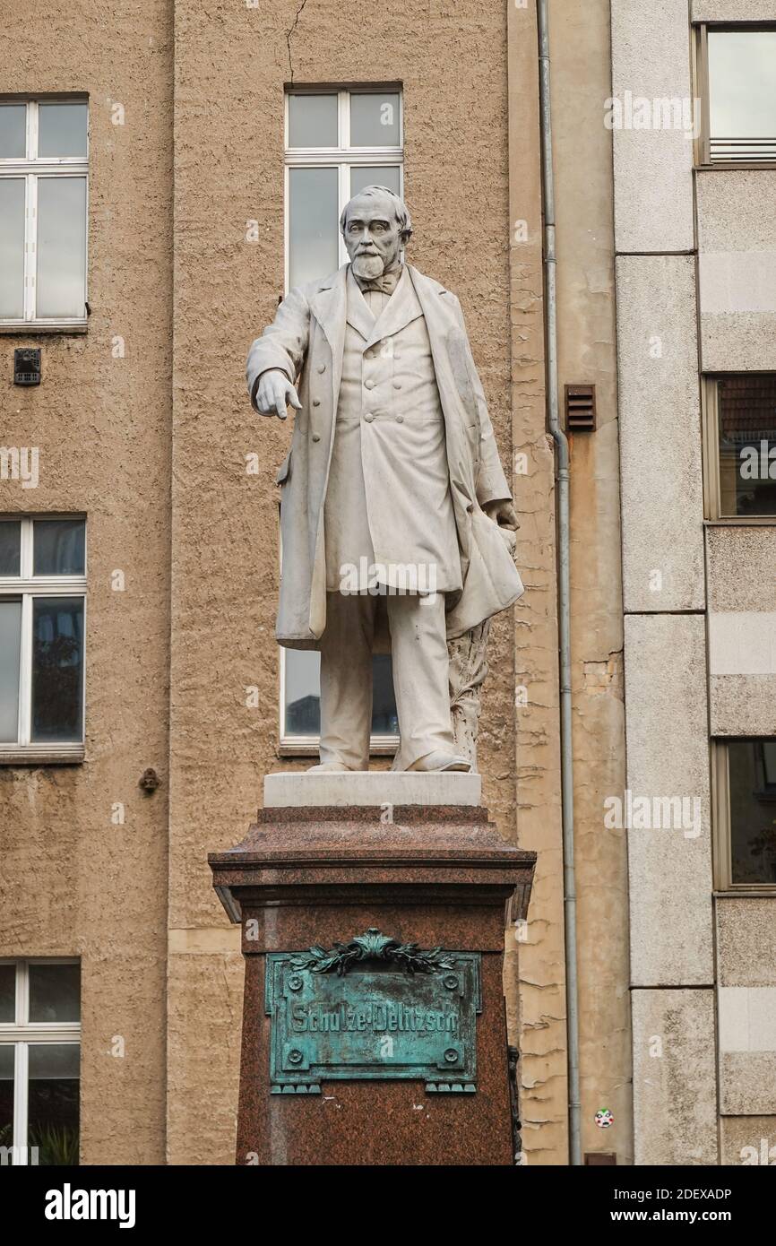 Denkmal Hermann Schulze Delitzsch, Schulze-Delitzsch-Platz, Mitte, Berlino, Germania Foto Stock