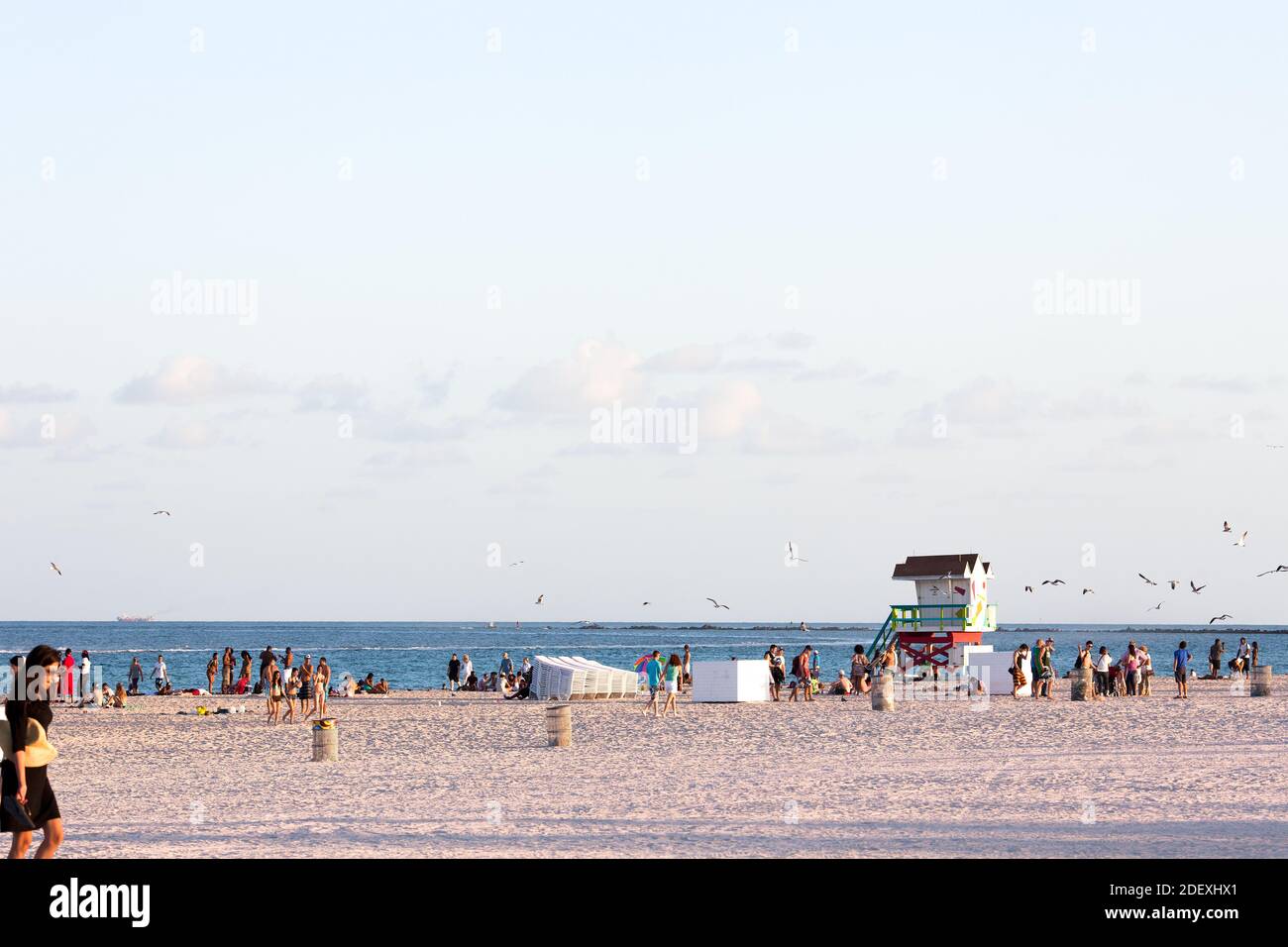 Miami Beach, Florida, Stati Uniti - La Gente che gode l'evensig a South Beach. Foto Stock