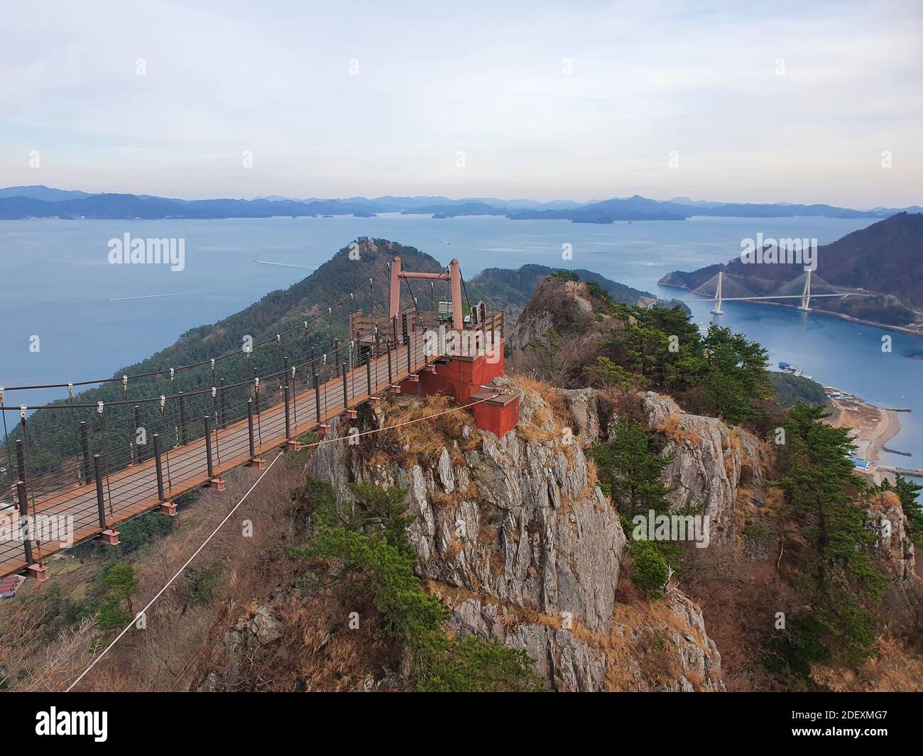 Ponte sospeso in Jirisan montagna di Saryangdo Isola nel Sud Corea (vicino a Tongyeong) Foto Stock