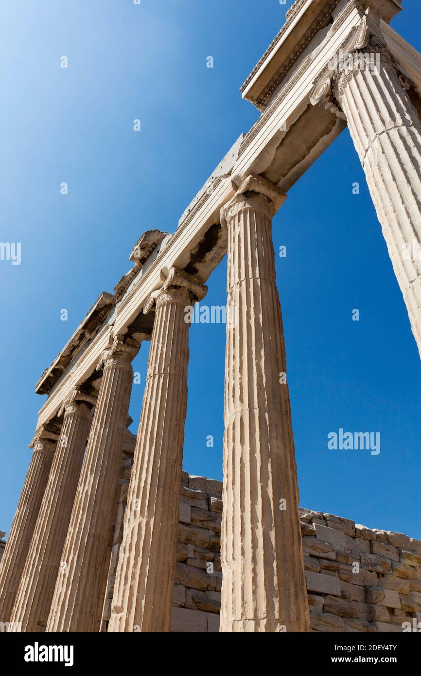 Colonne, l'Erechtheion (o Erechtheum), l'Acropoli, Atene, Grecia Foto Stock