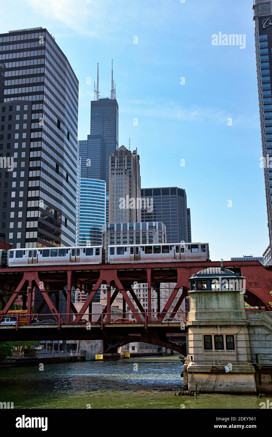 Treno El, West Lake Street Bridge, Chicago, Illinois, Stati Uniti d'America Foto Stock