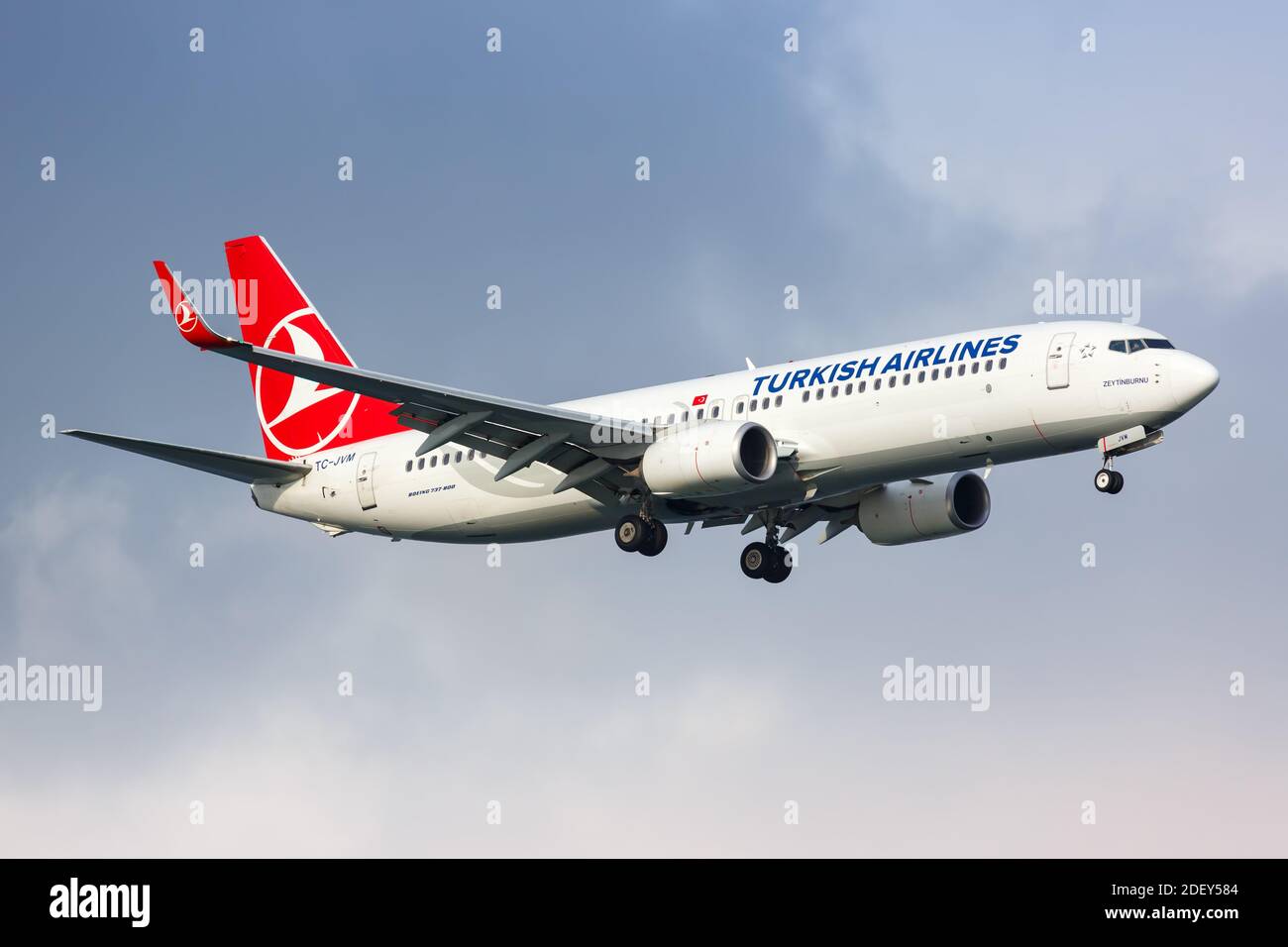 Istanbul, Turchia - 15 febbraio 2019: Turkish Airlines Boeing 737-800 aereo all'aeroporto Ataturk di Istanbul (IST) in Turchia. Boeing è un aereo americano Foto Stock