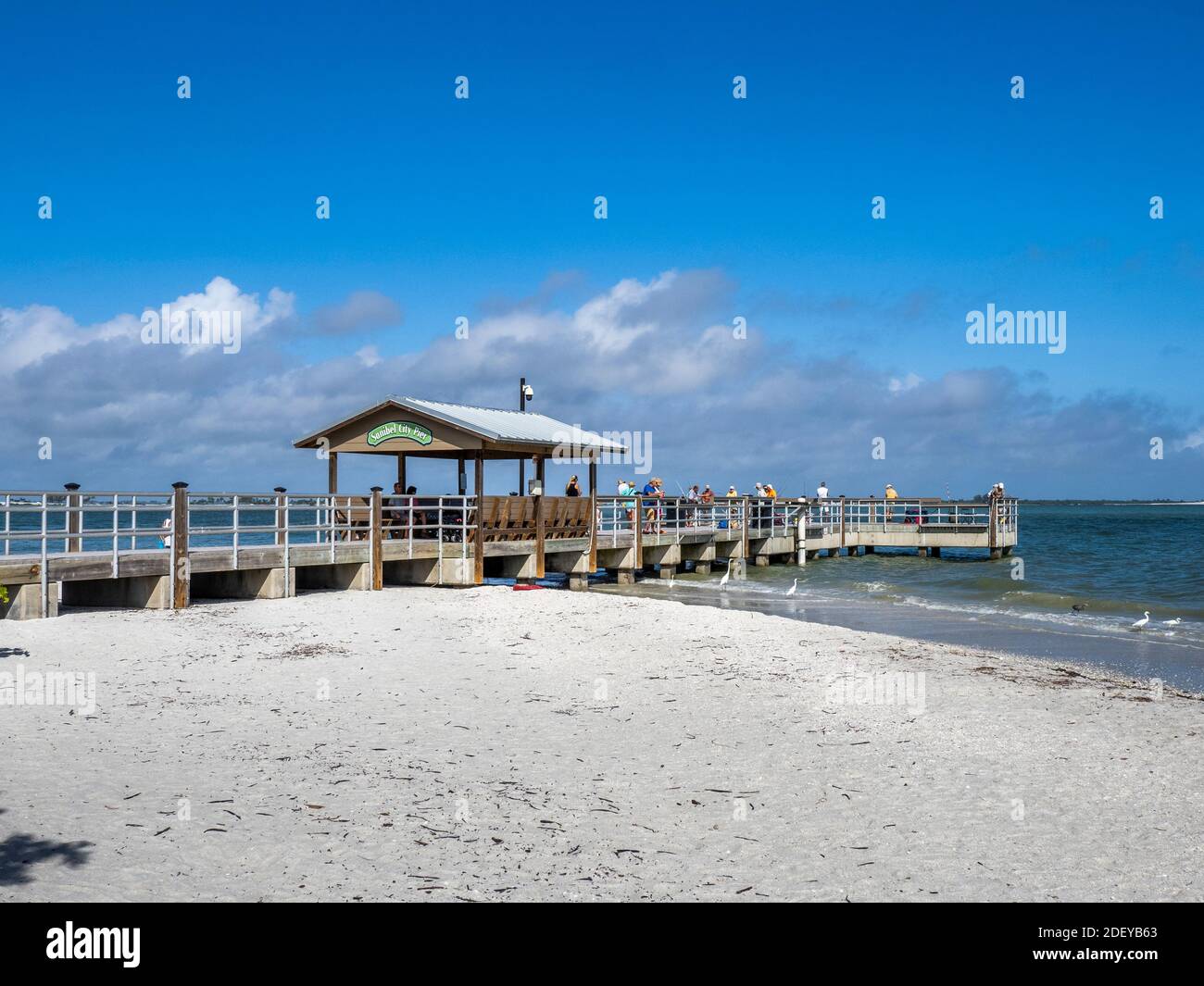 Il molo di pesca dell'isola di Sanibel sull'isola di Sanibel Gulf Coast of Florida ion Stati Uniti Foto Stock