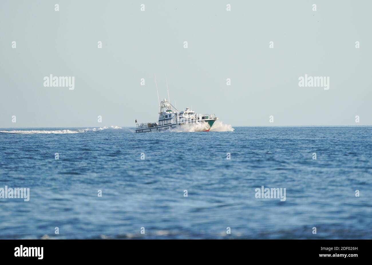 Barca di Guardia Civil, Guardia Civil Spagna, pattugliando il mar mediterraneo, Andalusia, Spagna. Foto Stock