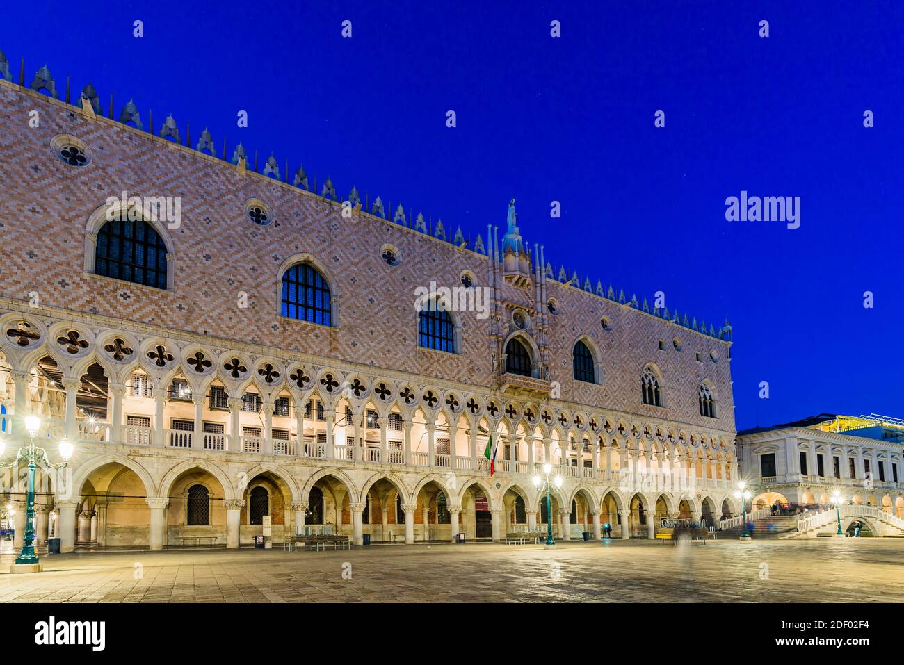Palazzo Ducale, di fronte al Canal Grande. Riva degli Schiavoni. Venezia, Veneto, Italia, Europa Foto Stock