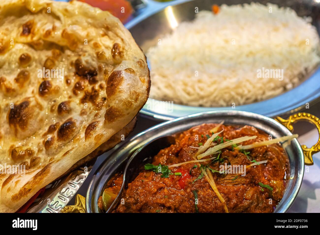 Cucina nepalese, lavasch, riso, carne. Foto di alta qualità Foto Stock