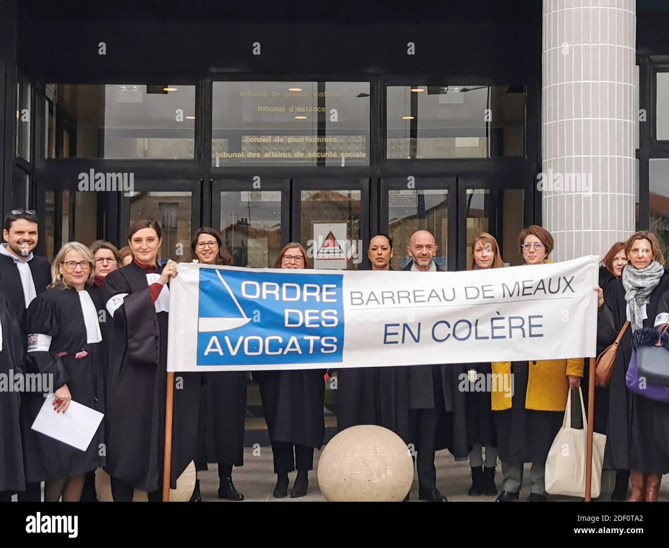 Sciopero degli avvocati del Tribunale di Meaux contro il progetto di legge sulla riforma delle pensioni da parte del Gouvernement Macron, 13 gennaio 2020. Foto di Jana Chiamami J/ABACAPRESS.COM Foto Stock