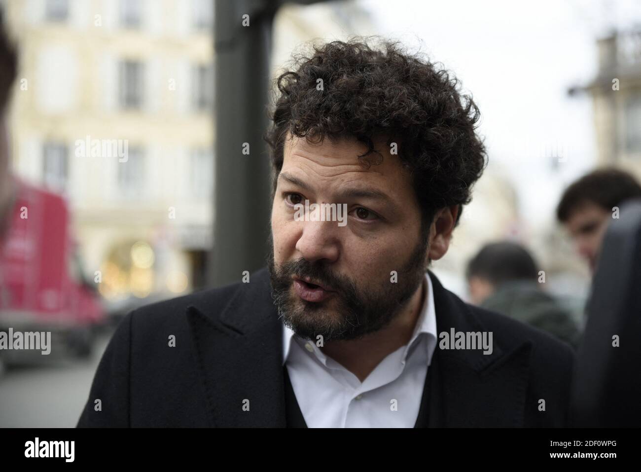 L'avocats de Cedric Chouviat décède le 5 janvier après un contrôle de police, Arie Halimi recu par le ministre de intérieur Christophe Castaner , mardi 14 janvier, 2020, a la Place Beauvau a Parigi, Francia. 'homme, en scooter, faisait l'objet d'un contrôle, car il utilizait son téléphone. A dégénéré et le livreur de 42 ans est mort d'une crise cardiaque lors de son interpellation. L'IGPN a ouvert une enquête, l'autopsie évoque une asphyxie 'avec fracture du larynx' à l'origine de son malaise cardiaque. Foto di Patrice Pierrot/Avenir Pictures/ABACAPRESS.COM Foto Stock