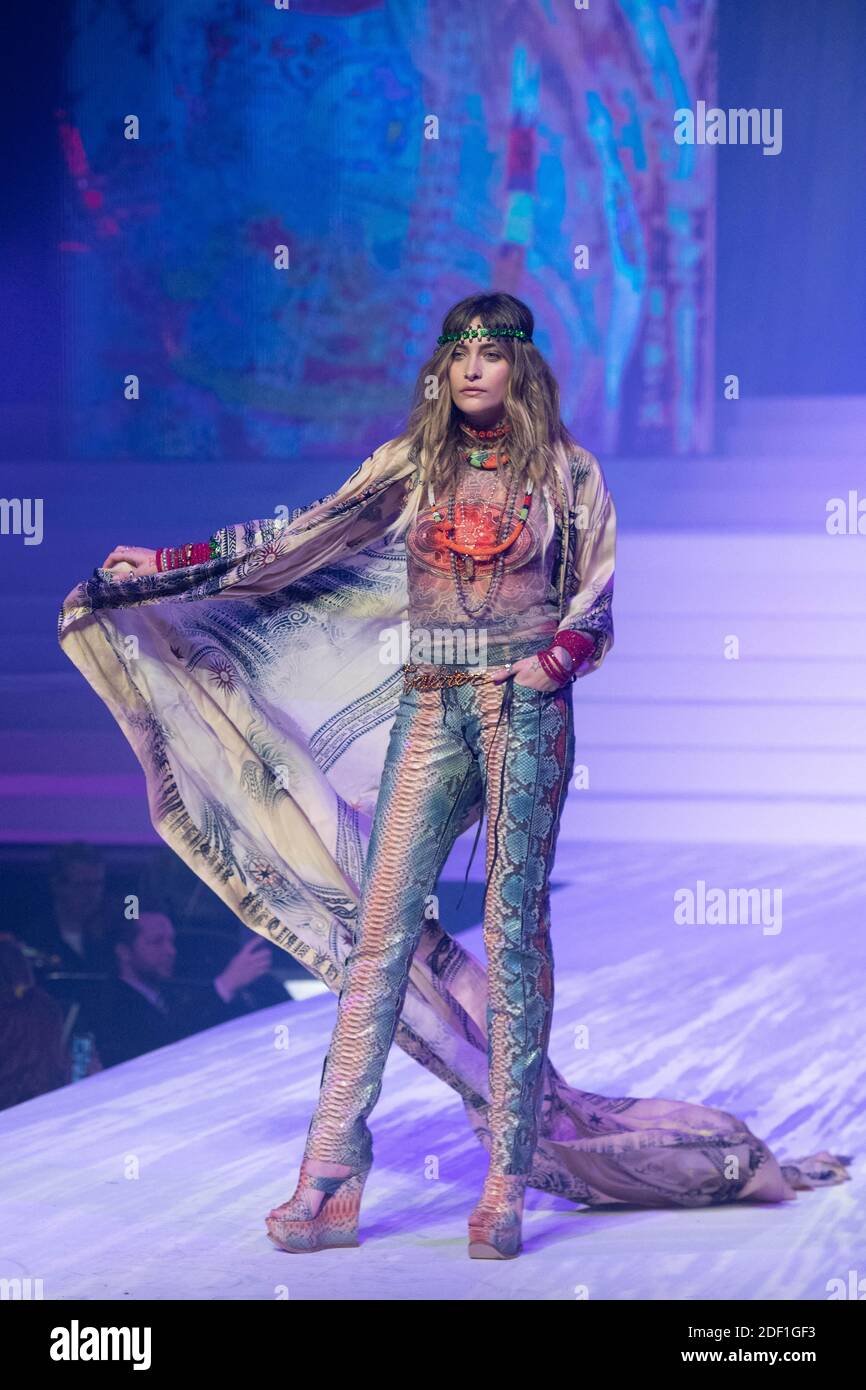 Parigi Jackson cammina sulla pista durante l'ultimo spettacolo Jean-Paul Gaultier Haute Couture Primavera/Estate 2020 come parte della Paris Fashion Week a Parigi, Francia, il 22 gennaio 2020. Foto di Aurore Marechal/ABACAPRESS.COM Foto Stock