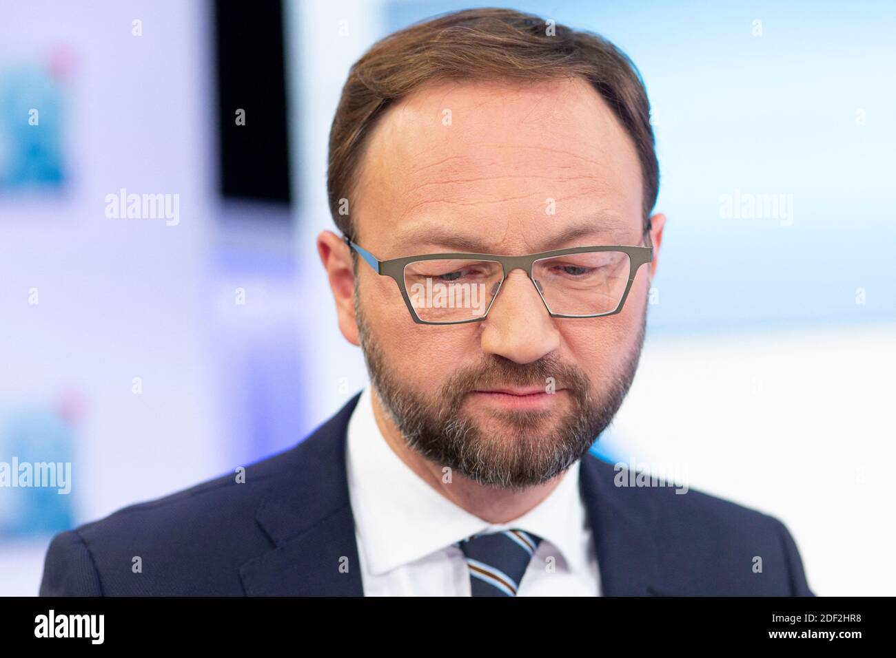 Patrick Mignola presidente del gruppo modem all'Assemblea Nazionale su Dimanche en Politique TV show Domenica 16 febbraio 2020 a Parigi, Francia. Foto di Stephane le Tellec/ABACAPRESS.COM Foto Stock