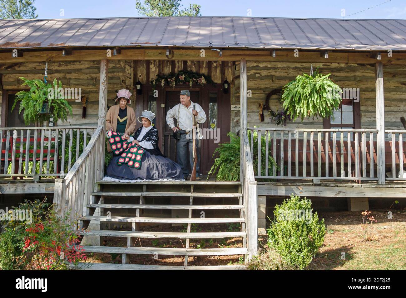 Alabama Leighton LaGrange College Site Park Mountain Town replica, storico villaggio reenactors guide indossare costumi d'epoca, Foto Stock