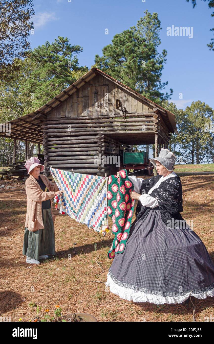 Alabama Leighton LaGrange College Site Park Mountain Town replica, storico villaggio reenactors guide indossare costumi d'epoca, Foto Stock