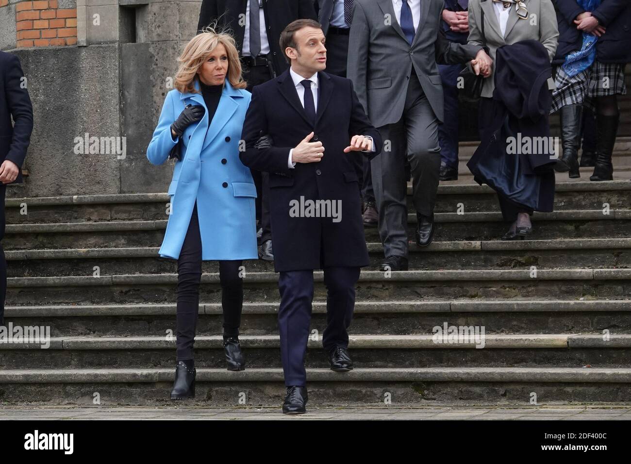 Il presidente francese Emmanuel Macron e sua moglie Brigitte Macron lasciano le loro case per uscire e votare durante il primo turno delle elezioni comunali a le Touquet, in Francia, il 15 marzo 2020. Foto di Francis Petit/ABACAPRESS.COM Foto Stock