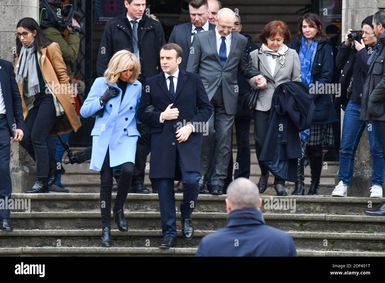 Il presidente francese Emmanuel Macron e sua moglie Brigitte Macron lasciano il seggio elettorale durante il primo turno delle elezioni comunali a le Touquet, in Francia, il 15 marzo 2020. Foto di Francis Petit/ABACAPRESS.COM Foto Stock