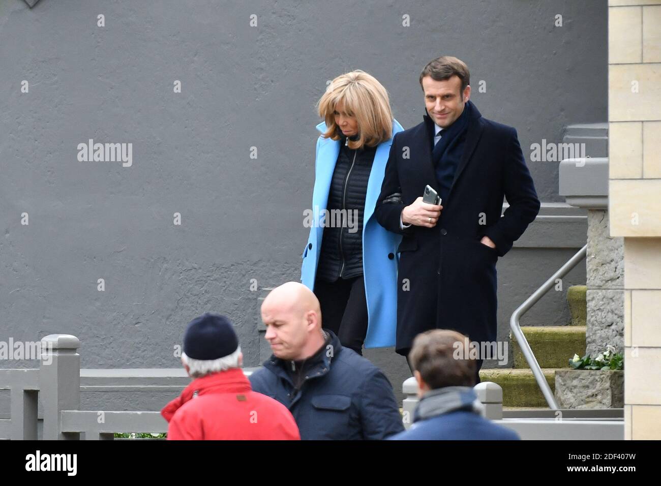 Il presidente francese Emmanuel Macron e sua moglie Brigitte Macron lasciano la loro casa per tornare all'Elysée Palace, a le Touquet, in Francia, il 15 marzo 2020. Foto di Francis Petit/ABACAPRESS.COM Foto Stock