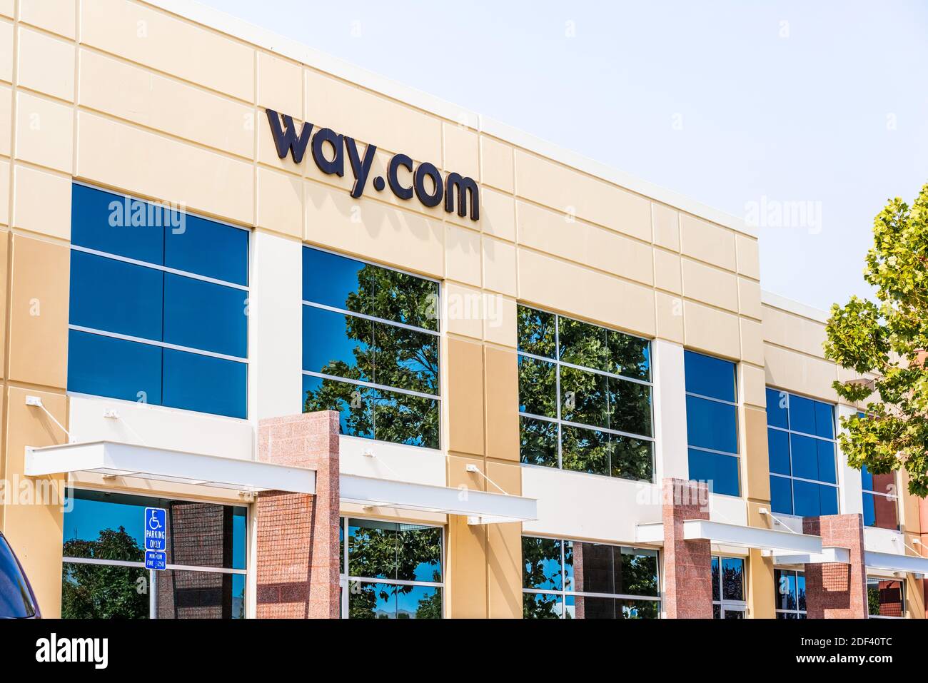 Set 17, 2020 Fremont / CA / USA - sede principale di modo in Silicon Valley; Way.com è un mercato online basato in Silicon Valley che offre parcheggio e ot Foto Stock