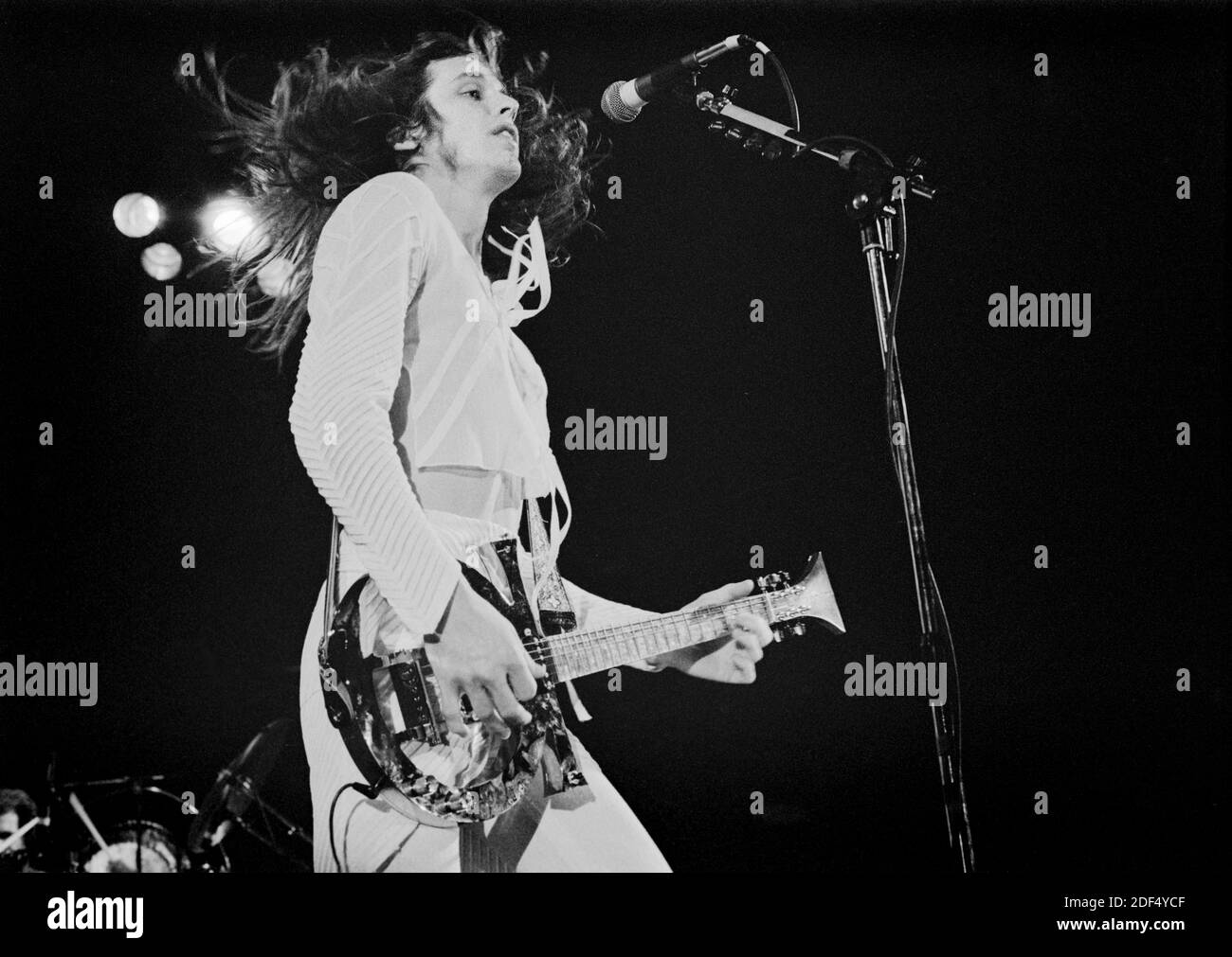 Todd Rundgren con Utopia in scena a Haguer, Paesi Bassi, 12 ottobre 1975. (Foto di Gijsbert Hanekroot) Foto Stock