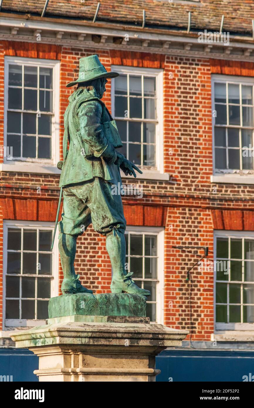 Regno Unito, Inghilterra, Cambridgeshire, St. Ives, Statua di Oliver Cromwell Foto Stock