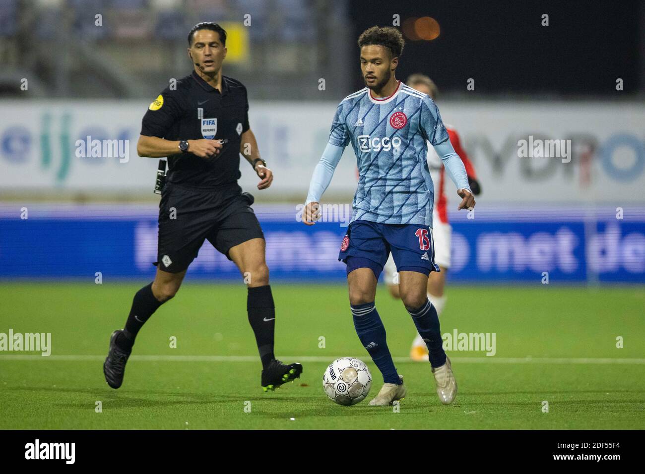 28-11-2020: Sport : Emmen vs Ajax Durante la partita FC Emmen vs Ajax allo stadio de Oude Meerdijk di Emmen. Foto Stock