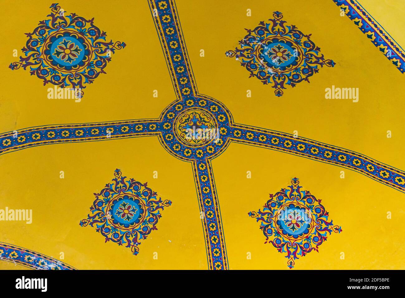 Istanbul / Turchia, 03 2019 settembre: Vista della cupola ornata e dipinta dal museo Hagia Sophia. Istanbul, Turchia Foto Stock