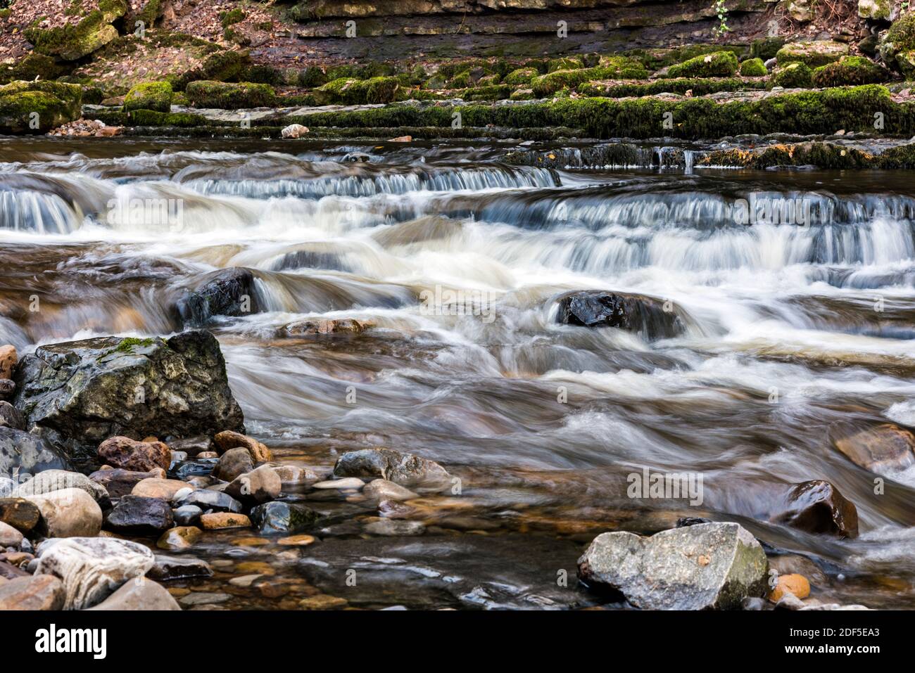 Le Cascate di Cauldron si trovano vicino al villaggio di West Burton, nello Yorkshire Dales, Inghilterra. Queste cascate hanno ispirato l'artista Turner e sono conosciute Foto Stock