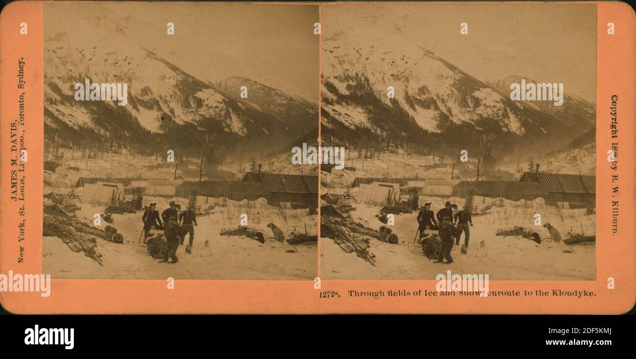 Attraverso campi di ghiaccio e neve, in viaggio verso il Klondike [Klondike]., immagine statica, Stereographs, 1850 - 1930, Kilburn, B. W. (Benjamin West) (1827-1909 Foto Stock