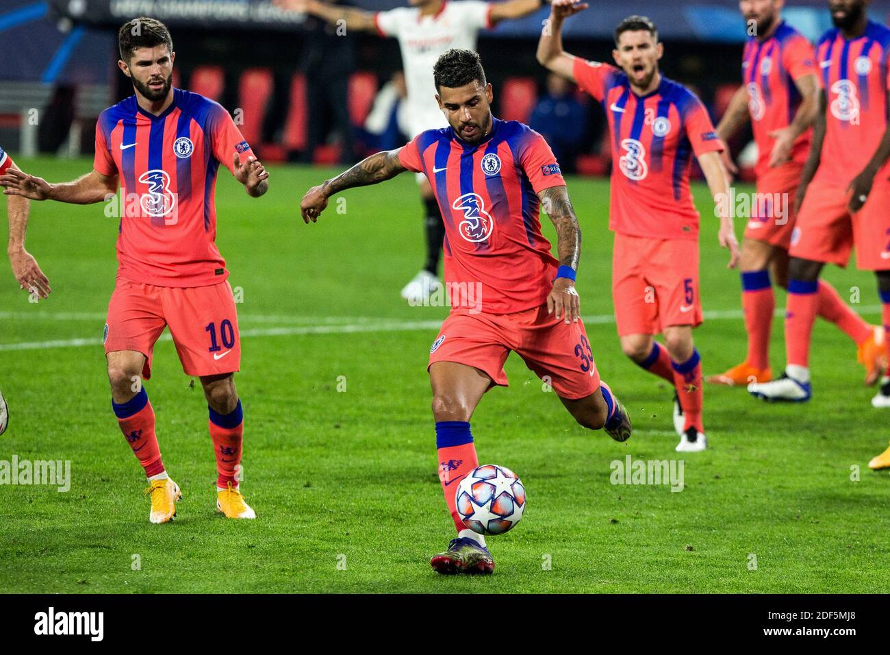 Emerson Palmieri di Chelsea durante la UEFA Champions League, partita di calcio del Gruppo e tra il Sevilla FC e il Chelsea FC su De / LM Foto Stock