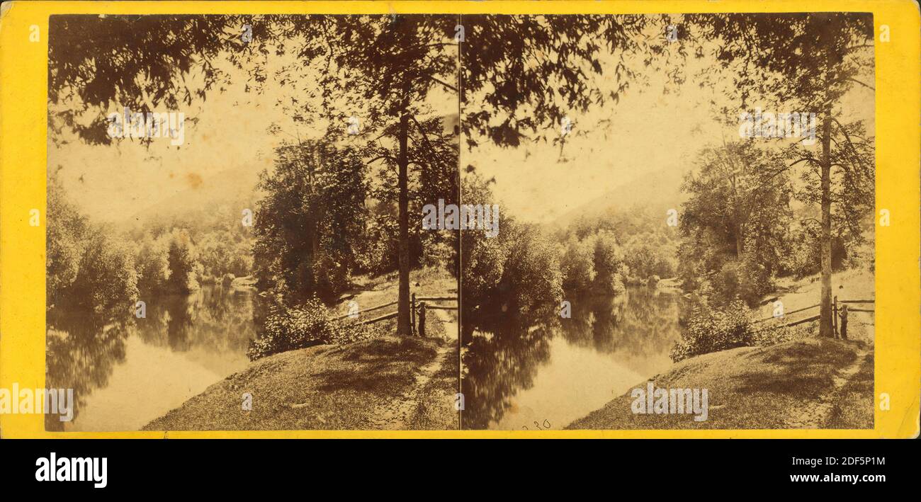 Uno scorcio del Housatonic sopra il ponte sospeso, che conduce al Glen di ghiaccio, Stockbridge, (Mass.)., immagine fissa, Stereographs, 1850 - 1930 Foto Stock