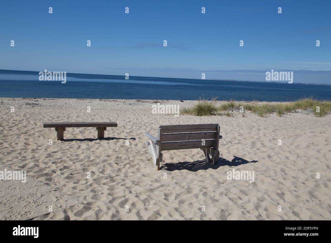 Panca vuota - Spiaggia, Cape Cod, ma Foto Stock