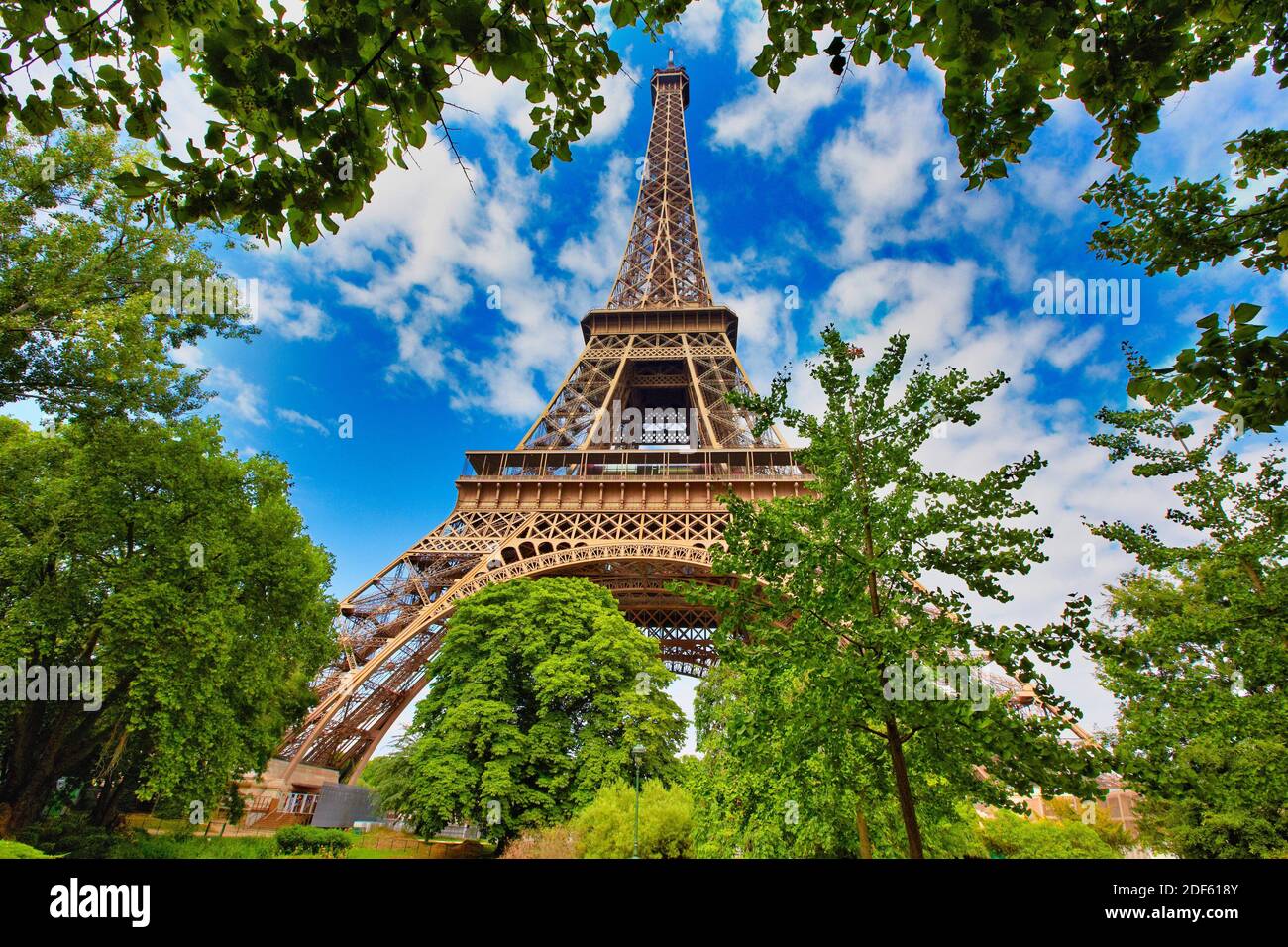 Punto di riferimento di parigi torre eiffel immagini e fotografie stock