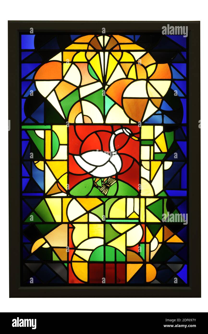 Vetrata, Theo van Doesburg, tra il 1916-1917, vetro, legno, piombo, vernice, vetrate, Generale: 101 x 67.5cm 1010 x 675mm, stemma della città, cigno, scultura raffigurante un ragazzo con cappello e banjo. Il ragazzo si alza in piedi, su un blocco di gesso, e non ha braccia. Il banjo è dipinto e appoggiato alla gamba sinistra. Sul bordo del cappello sono caratteri neri e cinesi, sul retro una treccia di corda. Firmato Foto Stock Vetrata, Theo van Doesburg, tra il 1916-1917, vetro, legno, piombo, vernice, vetrate, Generale: 101 x 67.5cm 1010 x 675mm, stemma della città, cigno, scultura raffigurante un ragazzo con cappello e banjo. Il ragazzo si alza in piedi, su un blocco di gesso, e non ha braccia. Il banjo è dipinto e appoggiato alla gamba sinistra. Sul bordo del cappello sono caratteri neri e cinesi, sul retro una treccia di corda. Firmato Foto Stock