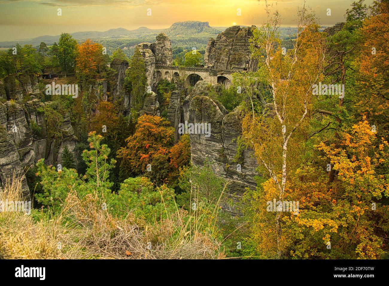 Il bastione con il ponte dei bastioni in Svizzera sassone è Una meraviglia naturale unica in Germania Foto Stock