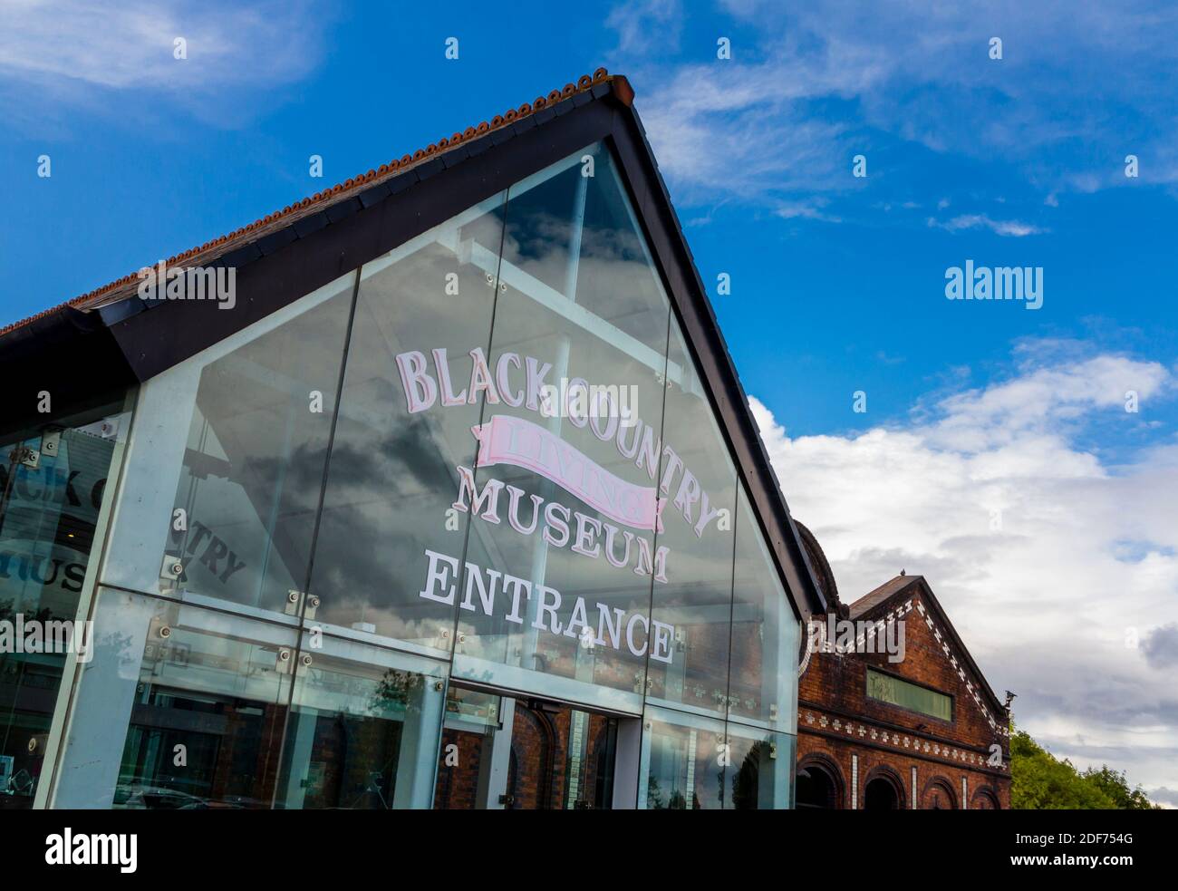 Vista esterna dell'entrata al Black Country Living Museum, una delle principali attrazioni turistiche di Dudley, West Midlands, Inghilterra, Regno Unito Foto Stock