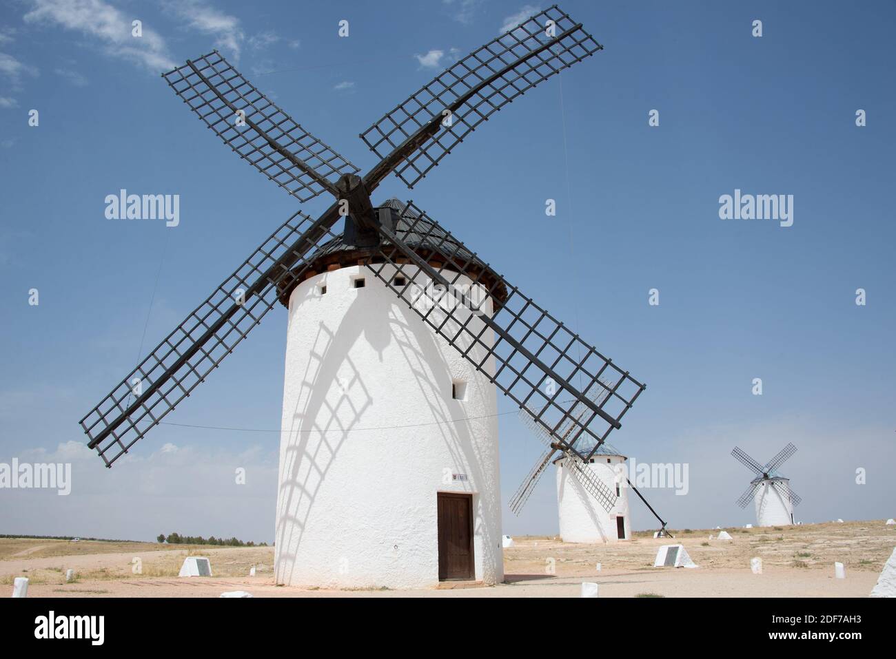 Campo de Crippana, mulini a vento. Provincia di Ciudad Real, Castilla- la Mancha, Spagna. Foto Stock