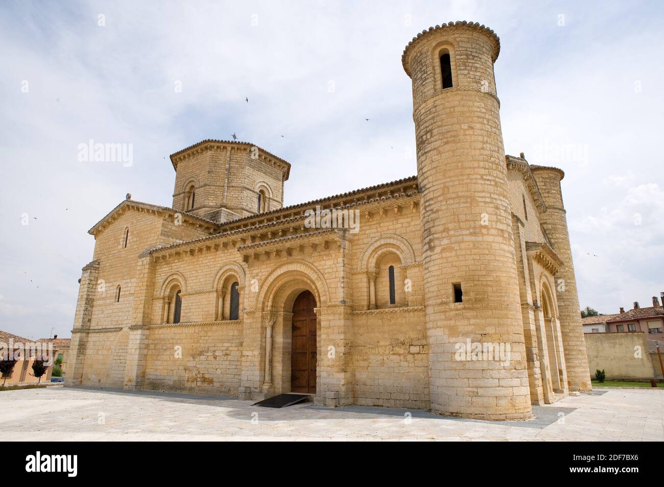 Fromista, San Martin de Tours chiesa (romanica 11 ° secolo). Tierra de Campos, provincia di Palencia, Castilla y Leon, Spagna. Foto Stock