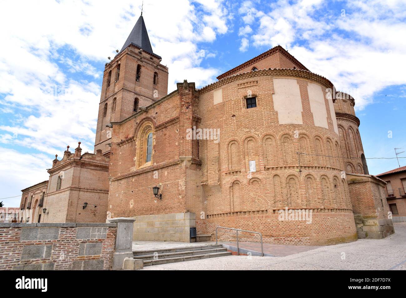 Madrigal de las Altas Torres, Chiesa di San Nicolas de Bari (Mudejar 13-XIV sec.). Provincia di Avila, Castilla y Leon, Spagna. Foto Stock