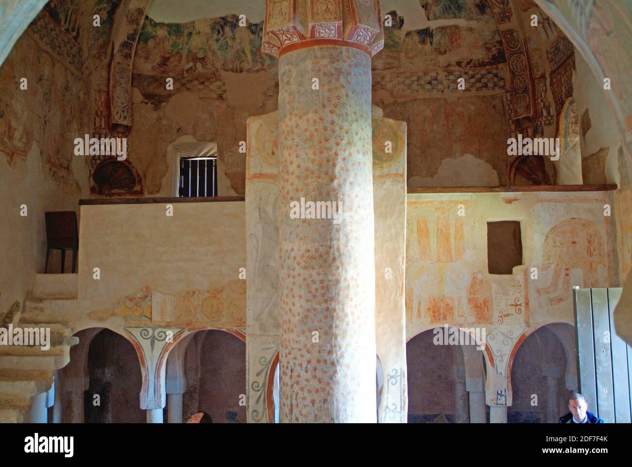 Hermitage di San Baudelio de Berlanga, mozarabico 11 ° secolo. All'interno con dipinti romanici (12 ° secolo). Caltobar, provincia di Soria, Castilla y Foto Stock