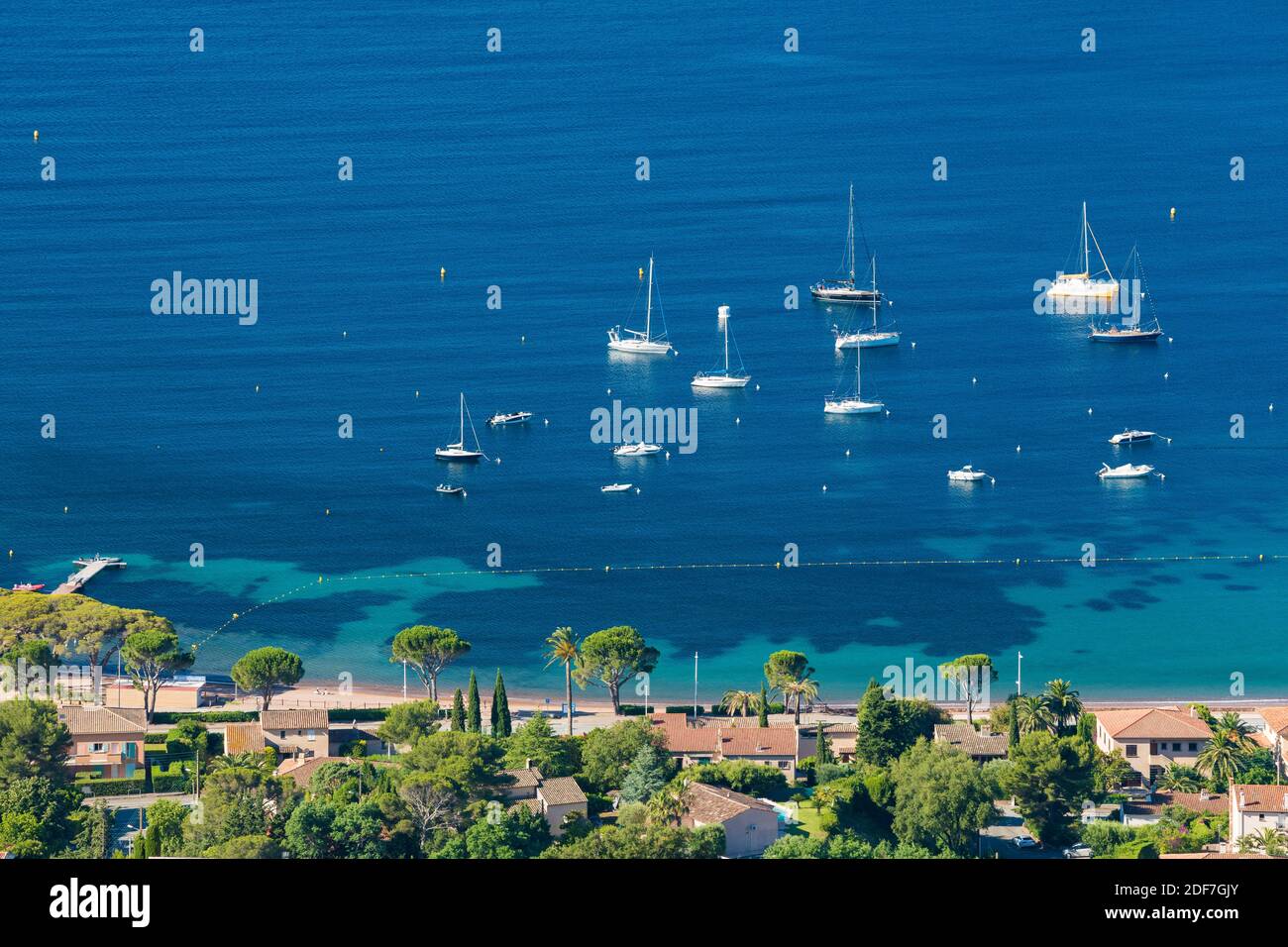 Francia, Var, Corniche de l'Esterel, Saint Raphael, baia di Agay Foto Stock