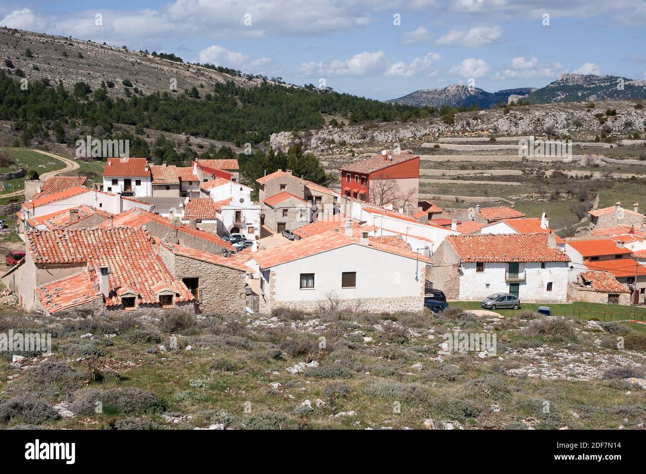 Coratxa o Coratxar, vista panoramica. Terrazzi di raccolto abbandonati. Bajo Maestrazgo, Castellon, Comunidad Valenciana, Spagna. Foto Stock