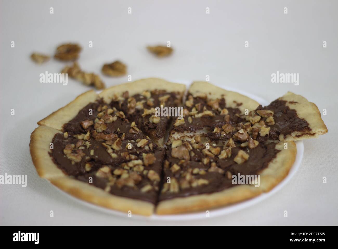 Pizza fatta in casa con cioccolato e noce Foto Stock