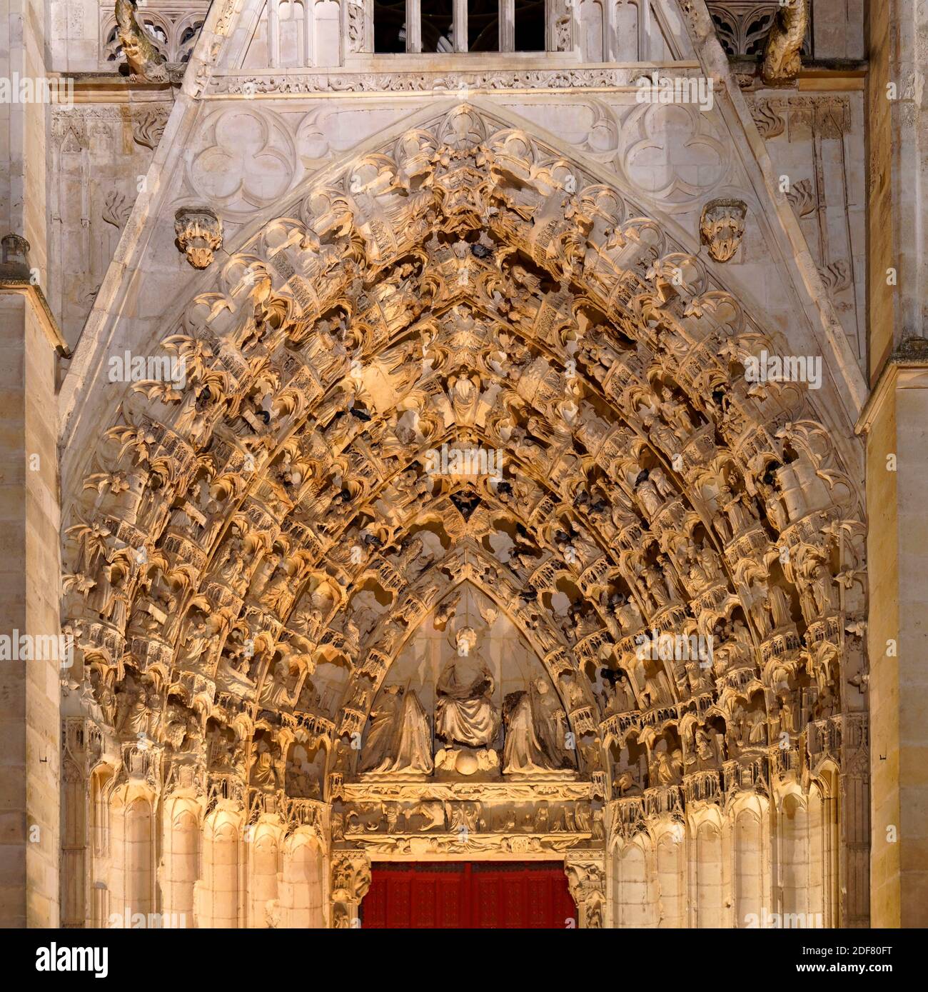 Francia, Yonne, Auxerre, Cattedrale di Saint Etienne, facciata occidentale, portale centrale Foto Stock