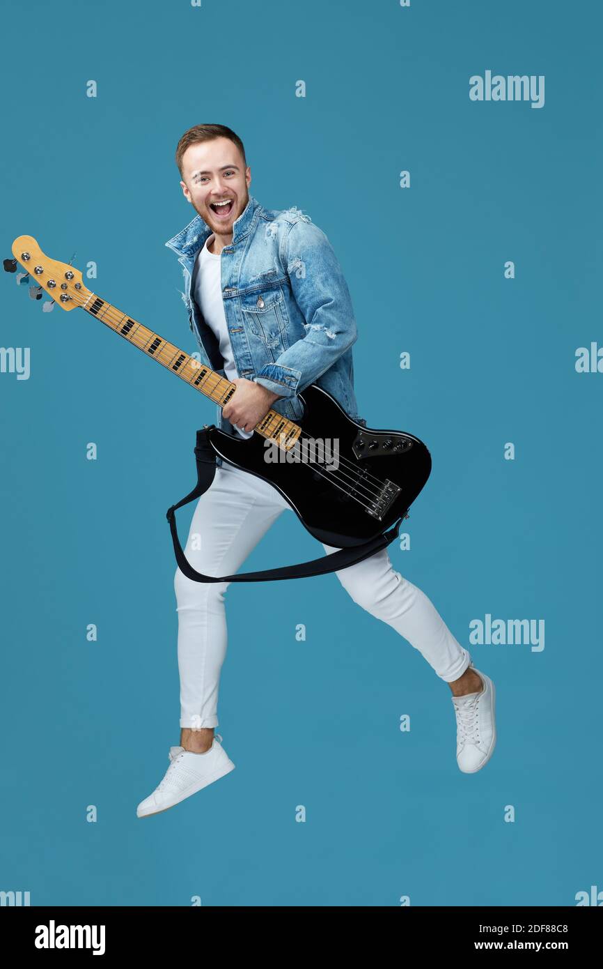 T shirt con chitarra discount
