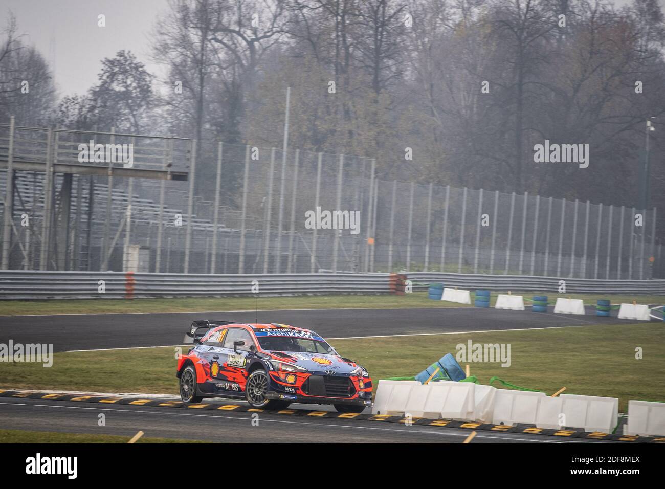 11 NEUVILLE Thierry (bel), GILSOUL Nicolas (bel), Hyundai i20 Coupe WRC, Hyundai Shell Mobis WRT, incidente d'azione, incidente d'urto durante l'ACI Rally Monza 2020, 7° appuntamento del Campionato FIA WRC 2020 dal 3 all'8 dicembre 2020 a Monza, Brianza in Italy - Foto Gregorio Lenenmand / DPPI / LM Foto Stock