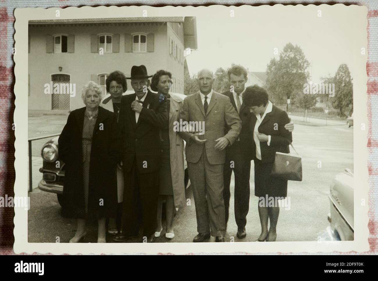Foto storica: Membri della famiglia 1962 all'Hotel Neue Post a Biessenhofen, Baviera. Riproduzione a Marktoberdorf, Germania, 26 ottobre 2020. © Peter Schatz / Alamy foto d'archivio Foto Stock