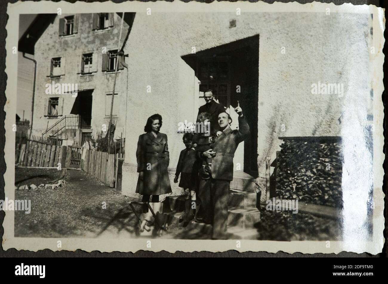 Foto storica: Membri della famiglia 1945 a Biessenhofen, Baviera dopo la guerra. Riproduzione a Marktoberdorf, Germania, 26 ottobre 2020. © Peter Schatz / Alamy foto d'archivio Foto Stock
