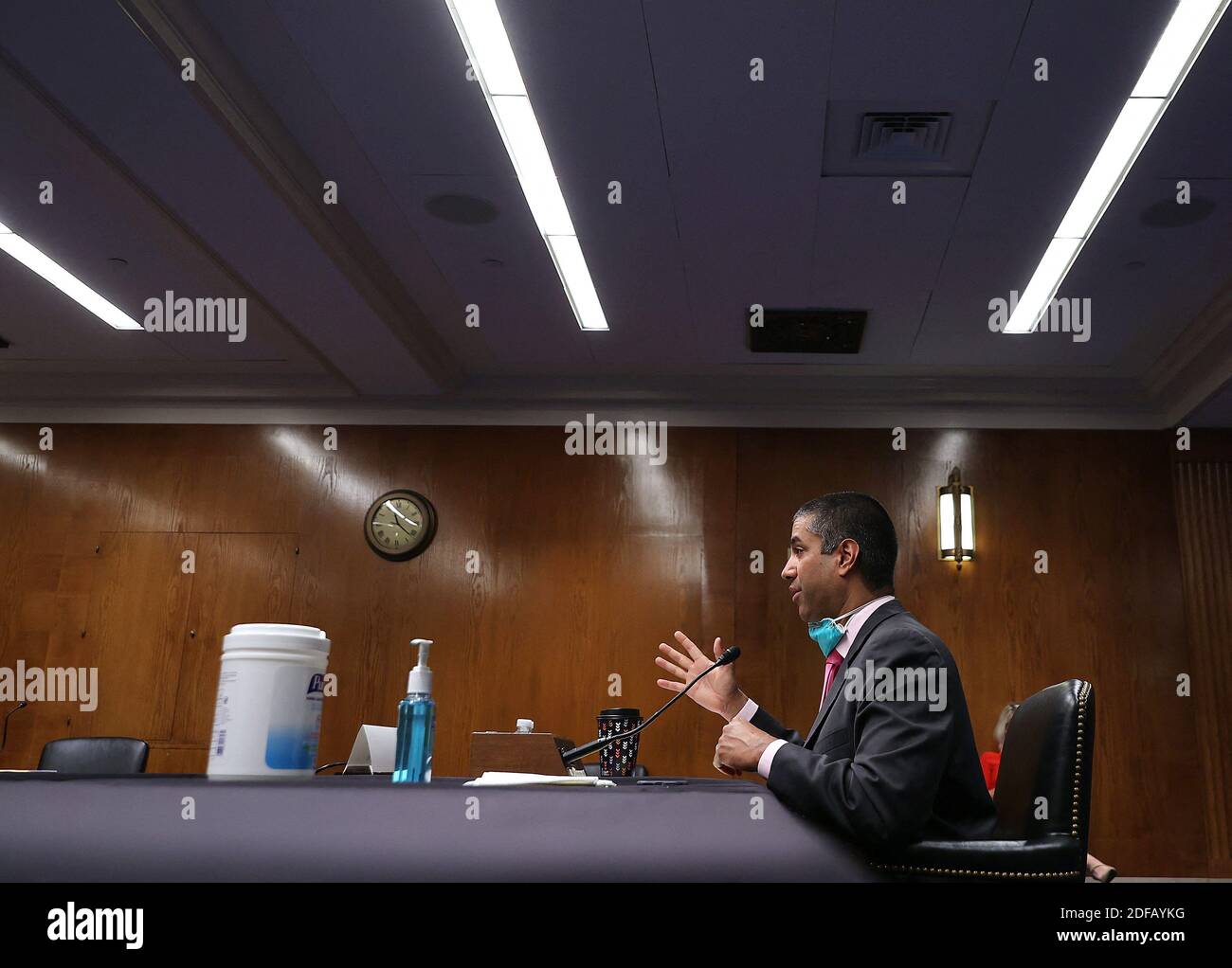 Il Presidente della FCC, Ajit Pai, testimonia durante un'audizione della sottocommissione per gli stanziamenti del Senato su Capitol Hill a Washington, DC, USA, il 16 giugno 2020. Le audizioni si concentrano sulla supervisione del programma delle aste per lo spettro della Federal Communications Commission per l'esercizio 2021. Foto di chip Somodevilla/Pool/ABACAPRESS.COM Foto Stock