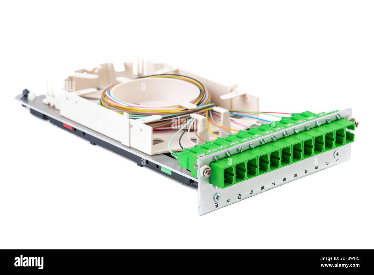 Telaio di distribuzione in fibra ottica isolato su sfondo bianco Foto Stock